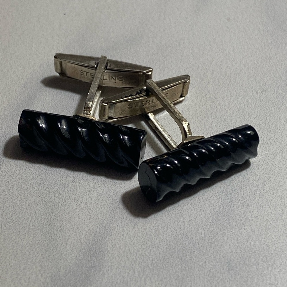 Sterling‎ silver & carved horn cuff links